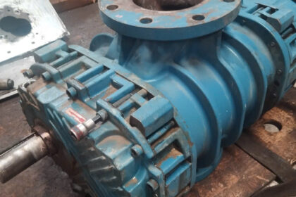 ĐẠI TU – PHỤC HỒI MÁY THỔI KHÍ ROBUSCHI BỊ VỠ BI, KẸT ROTOR